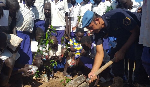 Peacekeepers’ “Happy Mango Tree Project” spreads smiles in Kuajok