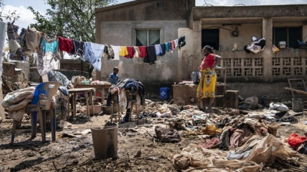 Cyclone Idai survivors struggle to rebuild devastated communities (By Charlie Yaxley, Peter Holmes à Court and Vania Turner)