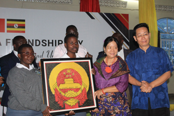 Ambassador Zhang Lizhong Attended China-Uganda Friendship Day and Donation Event at Seeta High School