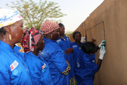 Burkina-Fasos-solar-grandmothers-during-training-on-how-to-fix-solar-bulbs.JPG