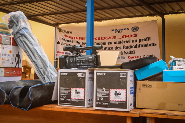 À Kidal, la Mission Multidimensionnelle Intégrée des Nations Unies pour la Stabilisation au Mali (MINUSMA) équipe l’antenne régionale de l’Officie de Radiodiffusion Télévision du Mali (ORTM)