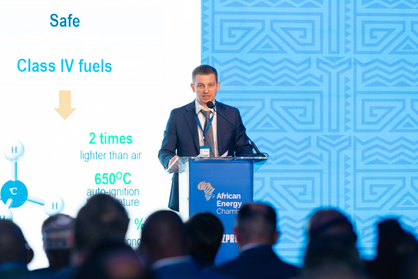 Gazprom Presents Significant Developments in Russia's Gas Motor Fuel Market During International Gas Roundtable