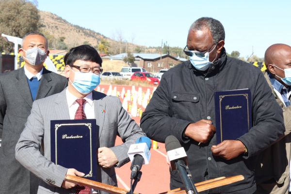 Coronavirus - Lesotho: Signing of COVID-19 Agreement between Lesotho Chamber of Commerce and Industry (LCCI) and Chinese Business Community Lesotho