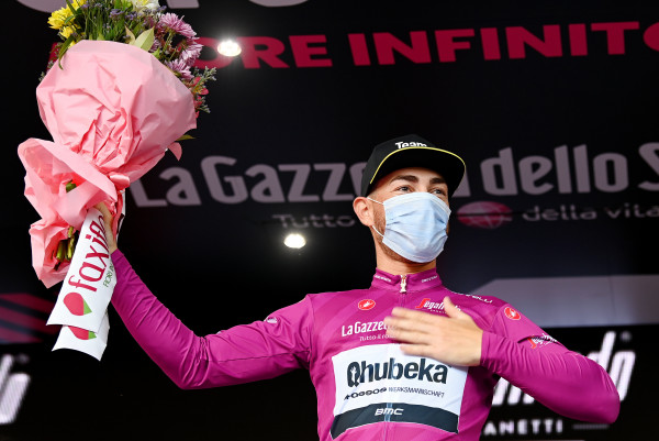 Nizzolo takes the Giro d'Italia maglia ciclamino after nailbiting second on stage 5